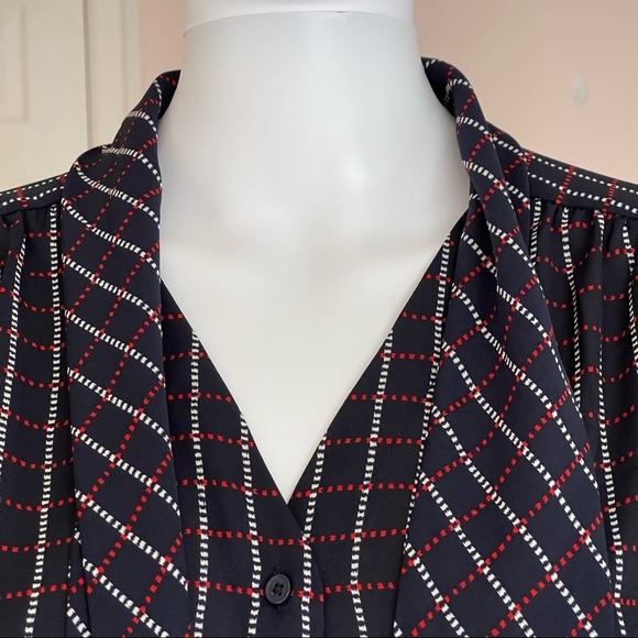 Banana Republic Women’s Long Sleeve Tie Neck Blue Plaid Blouse size MP - Picture 7 of 8